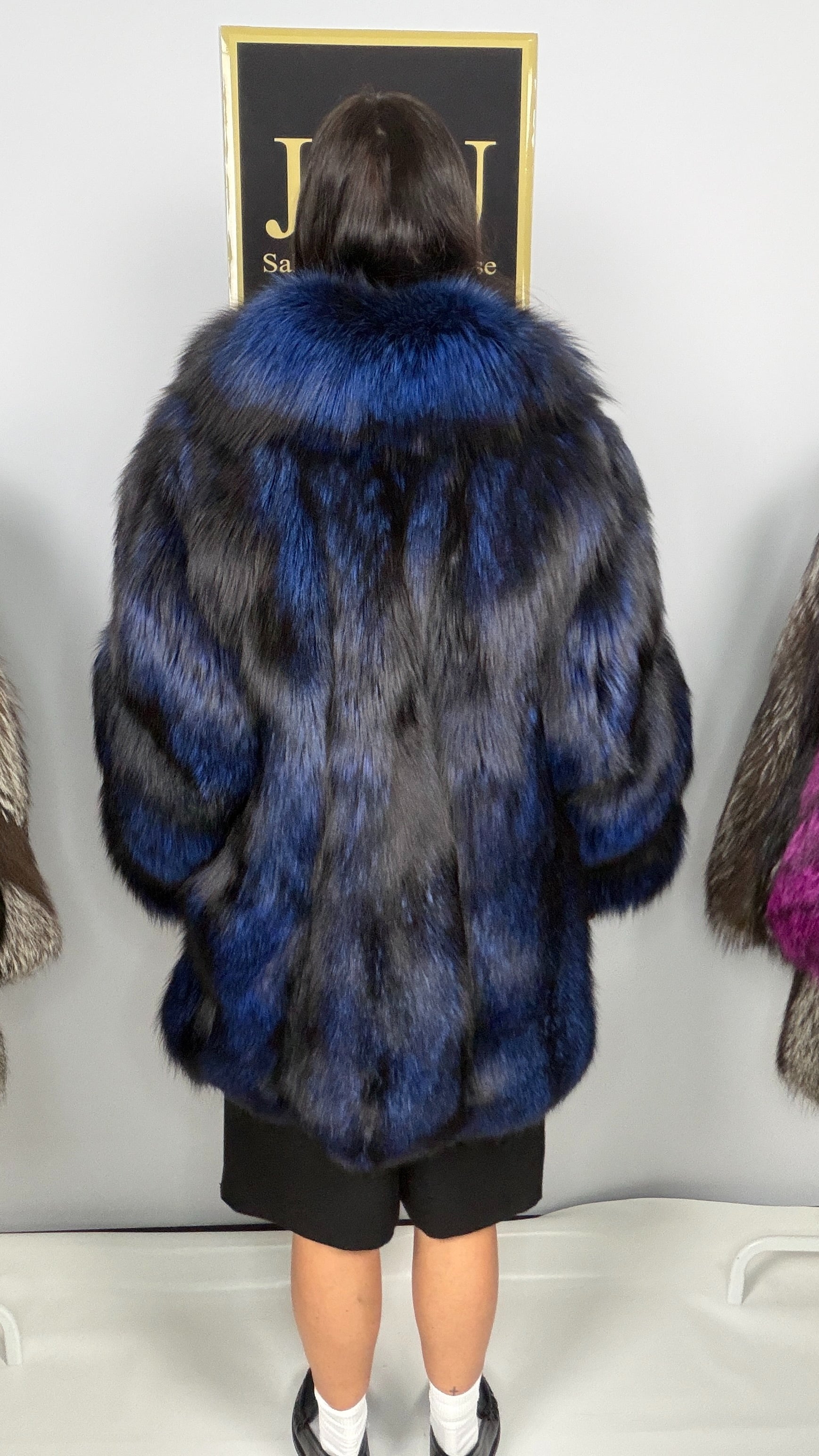 Giacca in Volpe Argentata Blu Cobalto – dettaglio 6