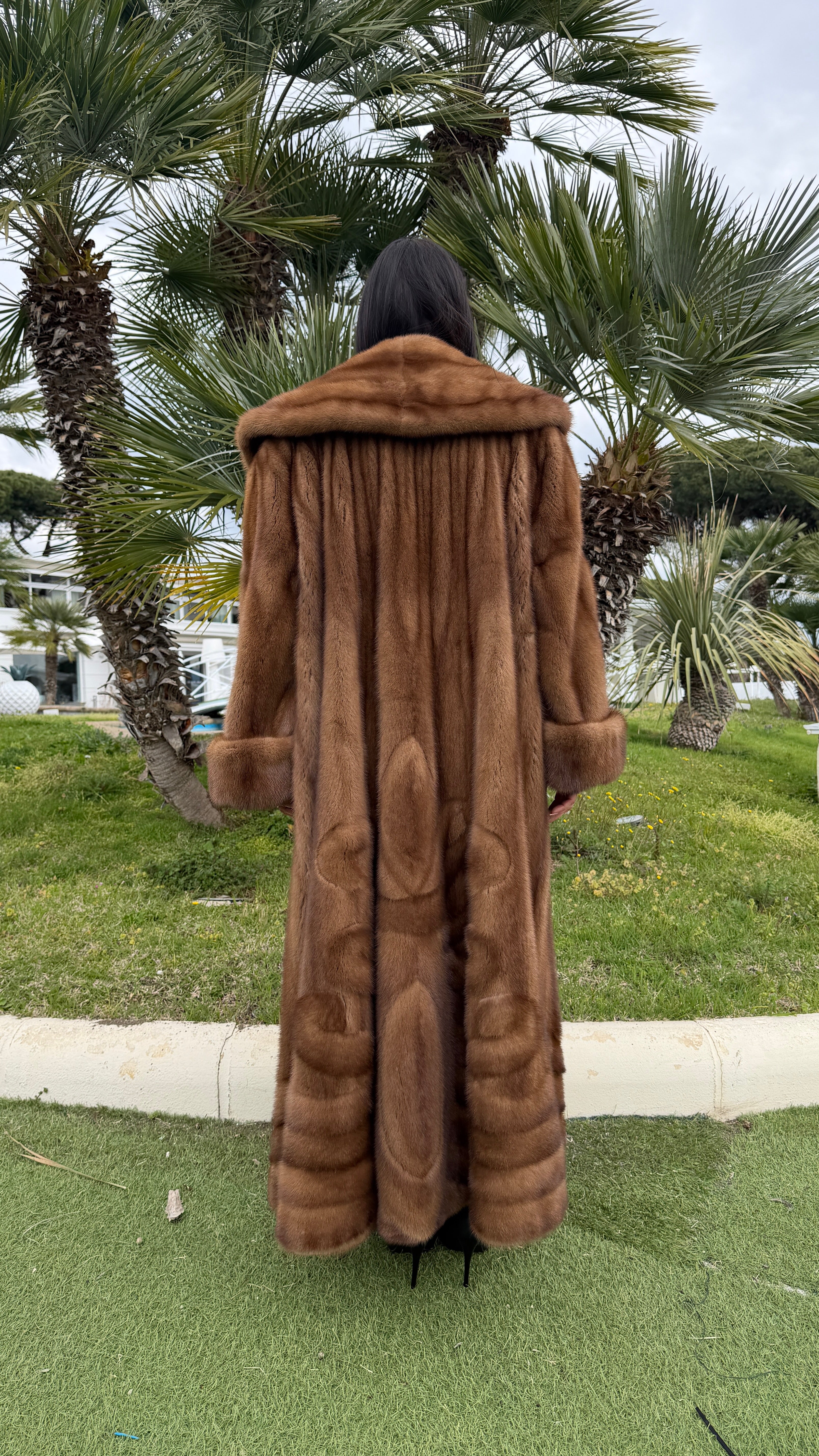 Cappotto in Visone Demibuff Lavorazione Geometrica – 120 cm – dettaglio 4