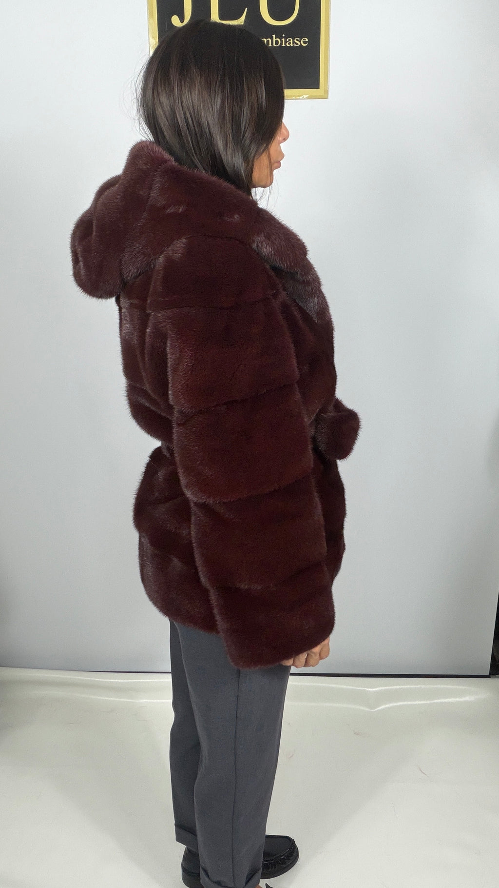 Giacca in Visone bordeaux con cintura