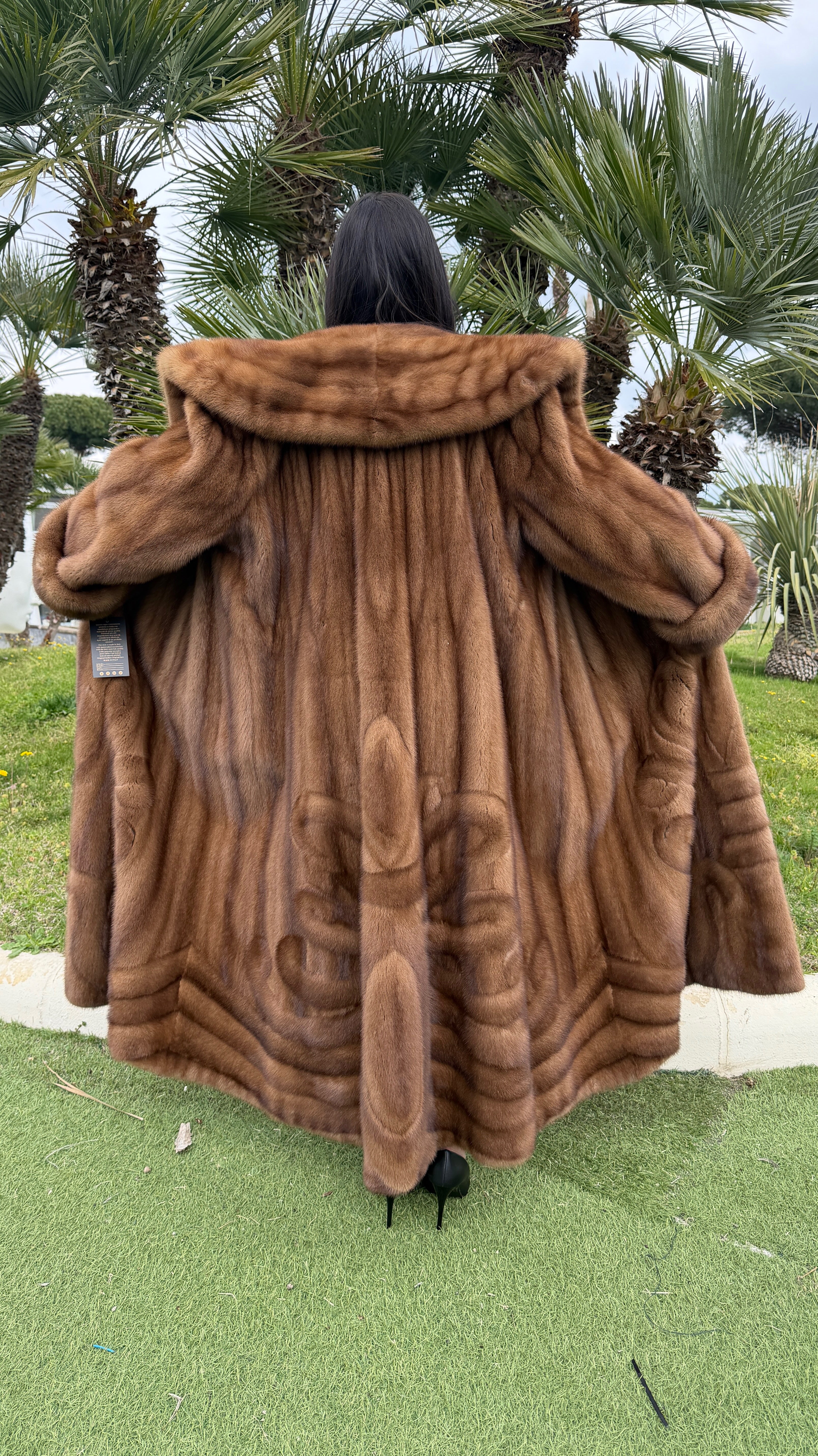 Cappotto in Visone Demibuff Lavorazione Geometrica – 120 cm – dettaglio 6