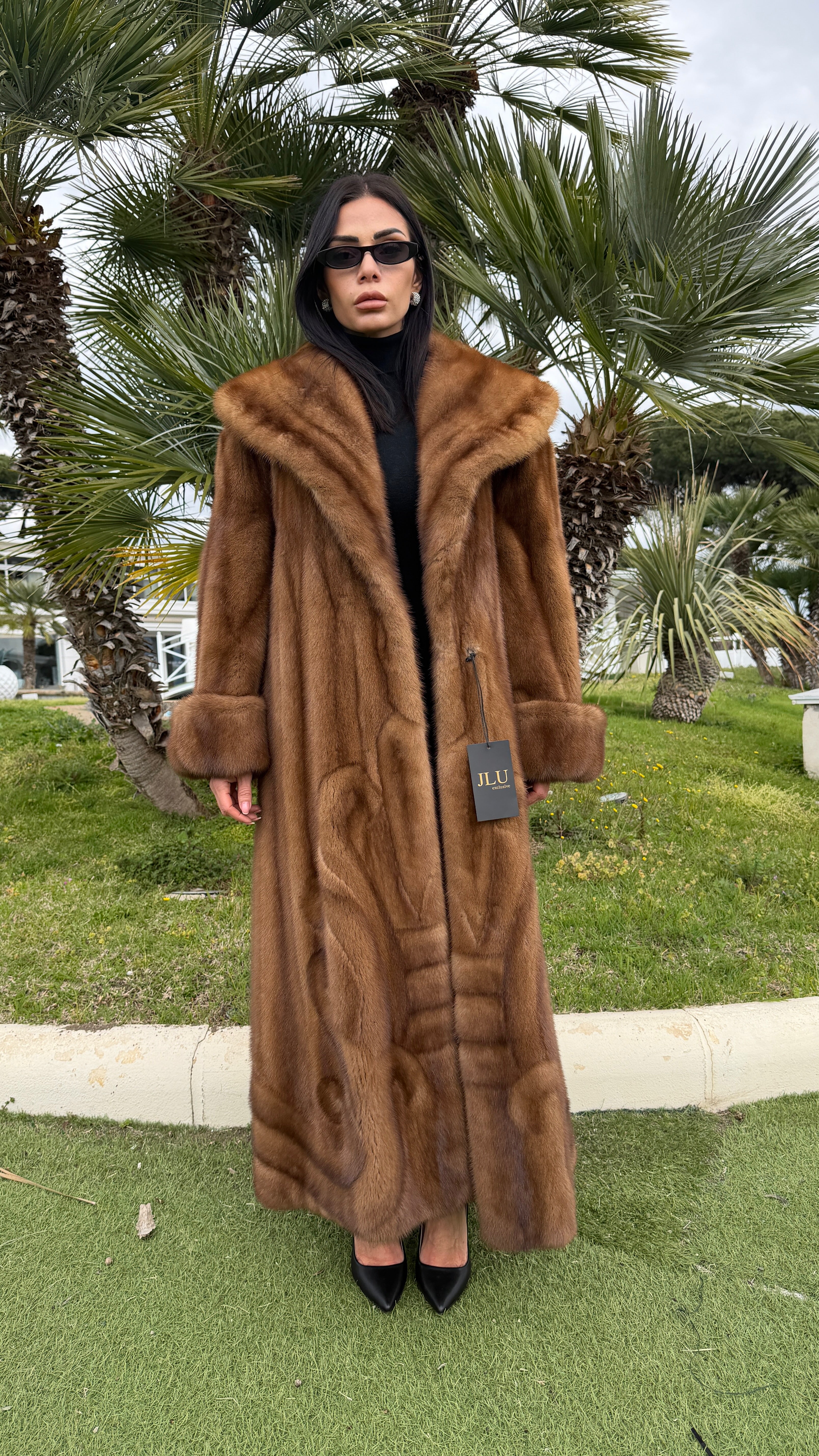 Cappotto in Visone Demibuff Lavorazione Geometrica – 120 cm – dettaglio 2