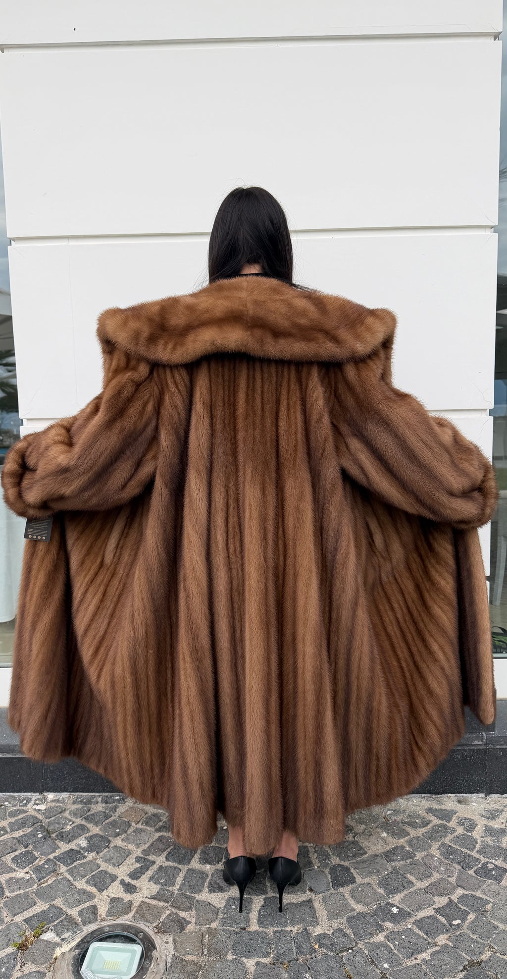 Cappotto in Visone Demibuff con Collo Sciallato – 130 cm – dettaglio 6
