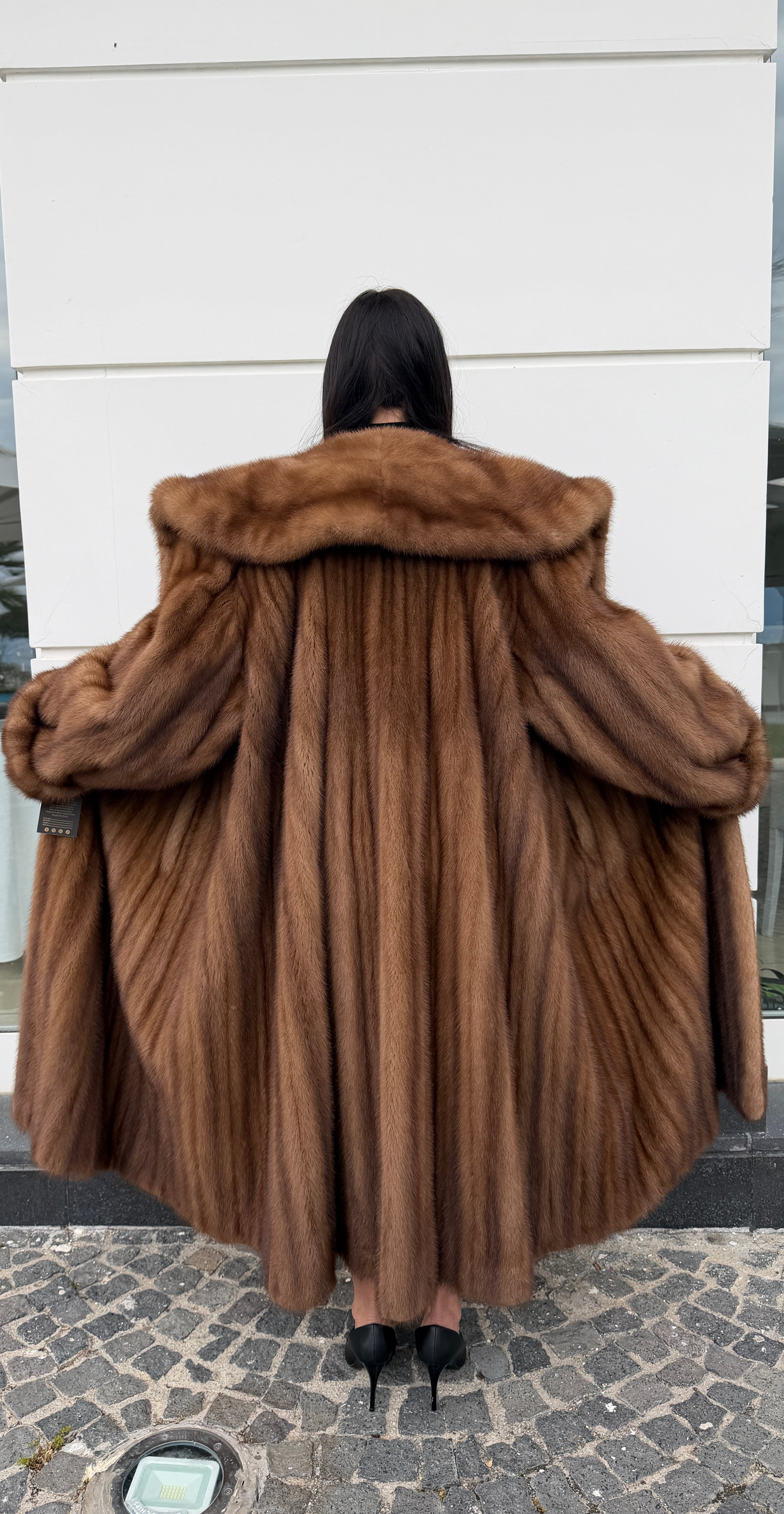 Cappotto in Visone Demibuff con Collo Sciallato – 130 cm – dettaglio 6
