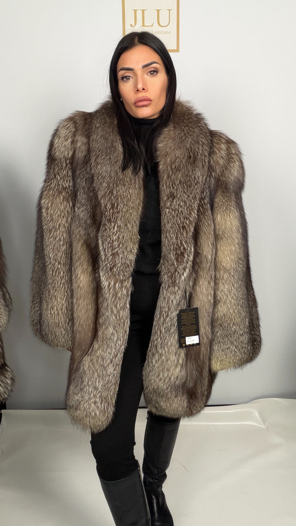 Giacca in Volpe Frost Pelle Intera con Collo Sciallato – Giada – pelliccia di lusso artigianale Made in Italy