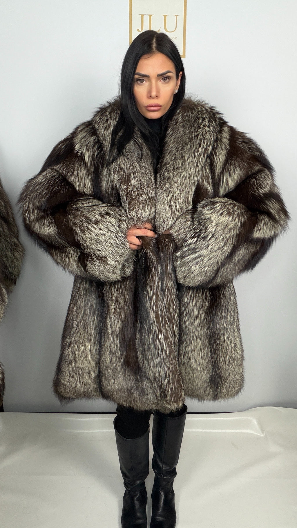 Giacca in Volpe Argentata Pelle Intera con Collo Sciallato – Brenda – pelliccia di lusso artigianale Made in Italy