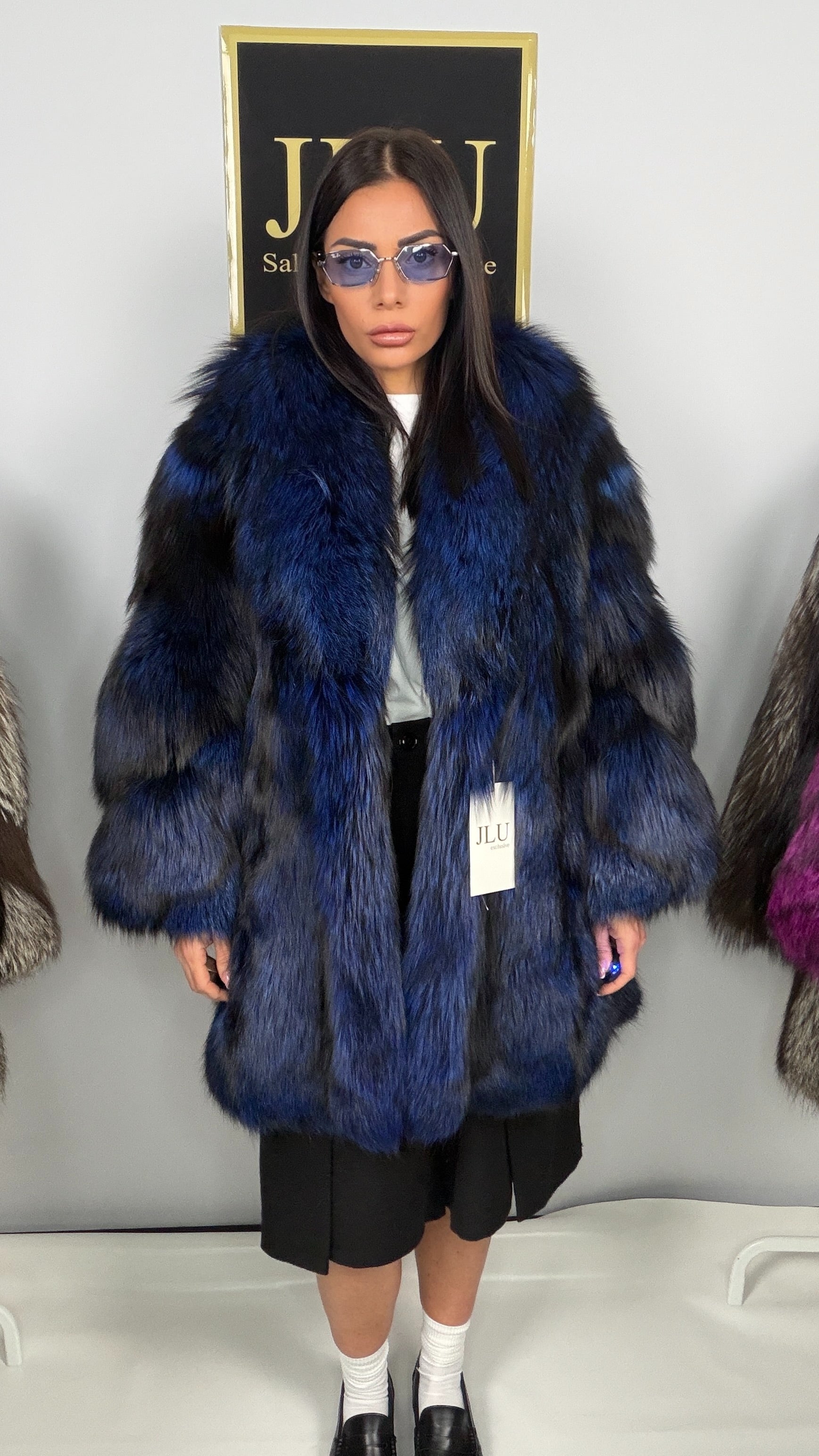 Giacca in Volpe Argentata Blu Cobalto – dettaglio 2