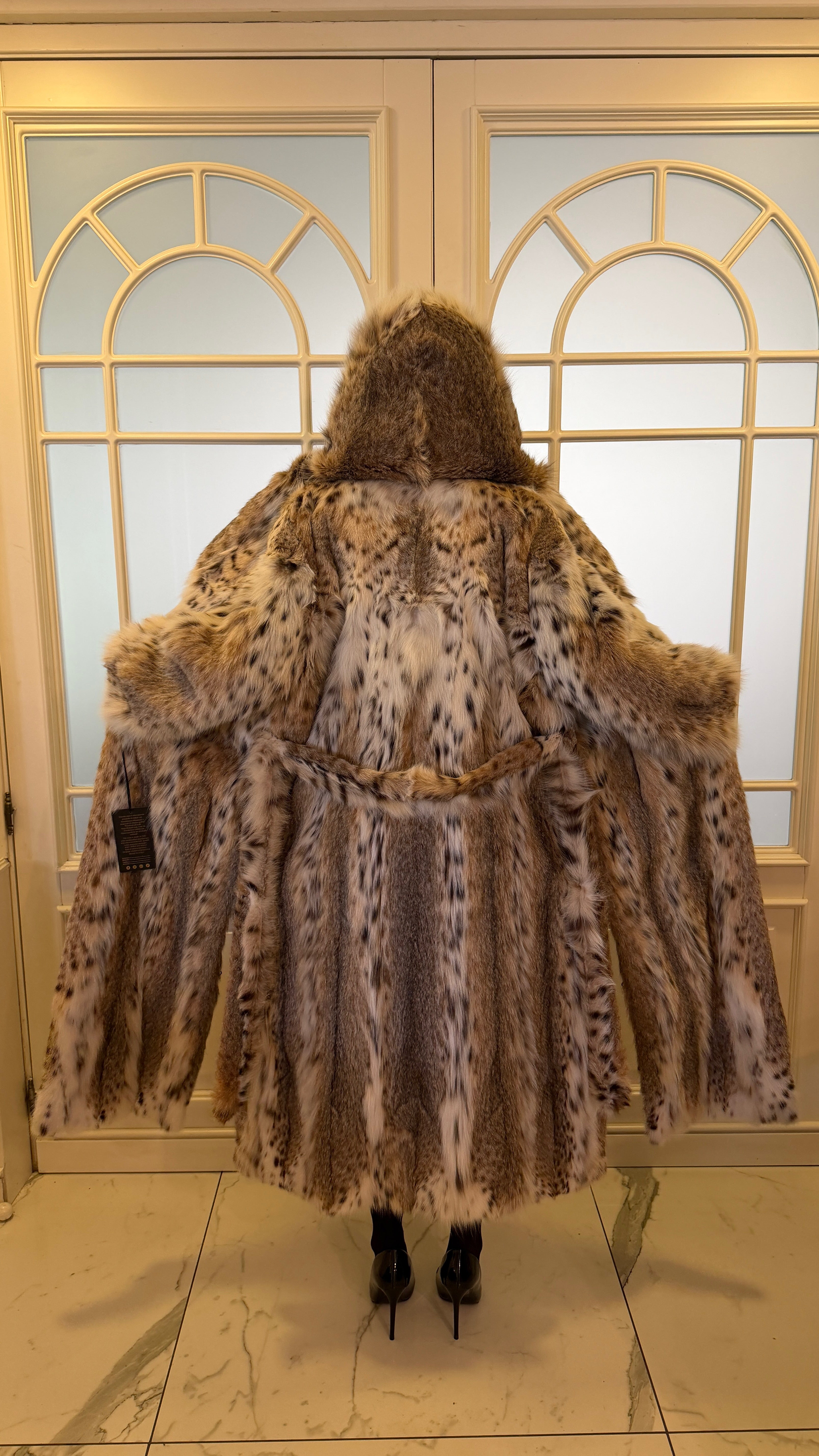 Cappotto in Linciotto con Cappuccio e Cintura – Spacchi Laterali – dettaglio 3