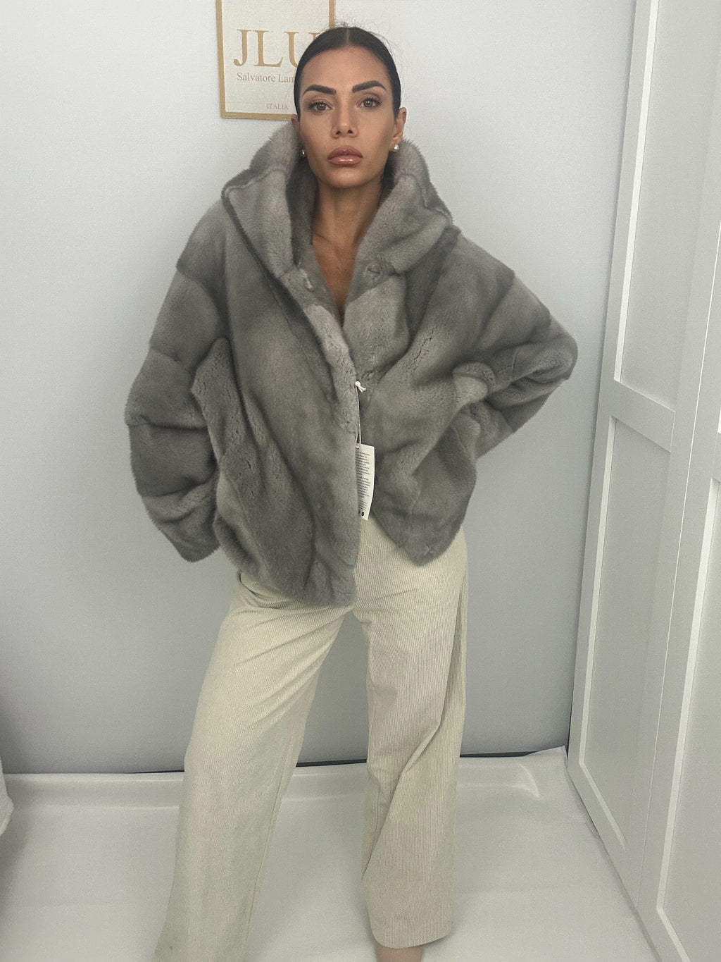 Cappotto in Visone Zaffiro Oversize Lavorazione Diagonale con Cappuccio – pelliccia di lusso artigianale Made in Italy