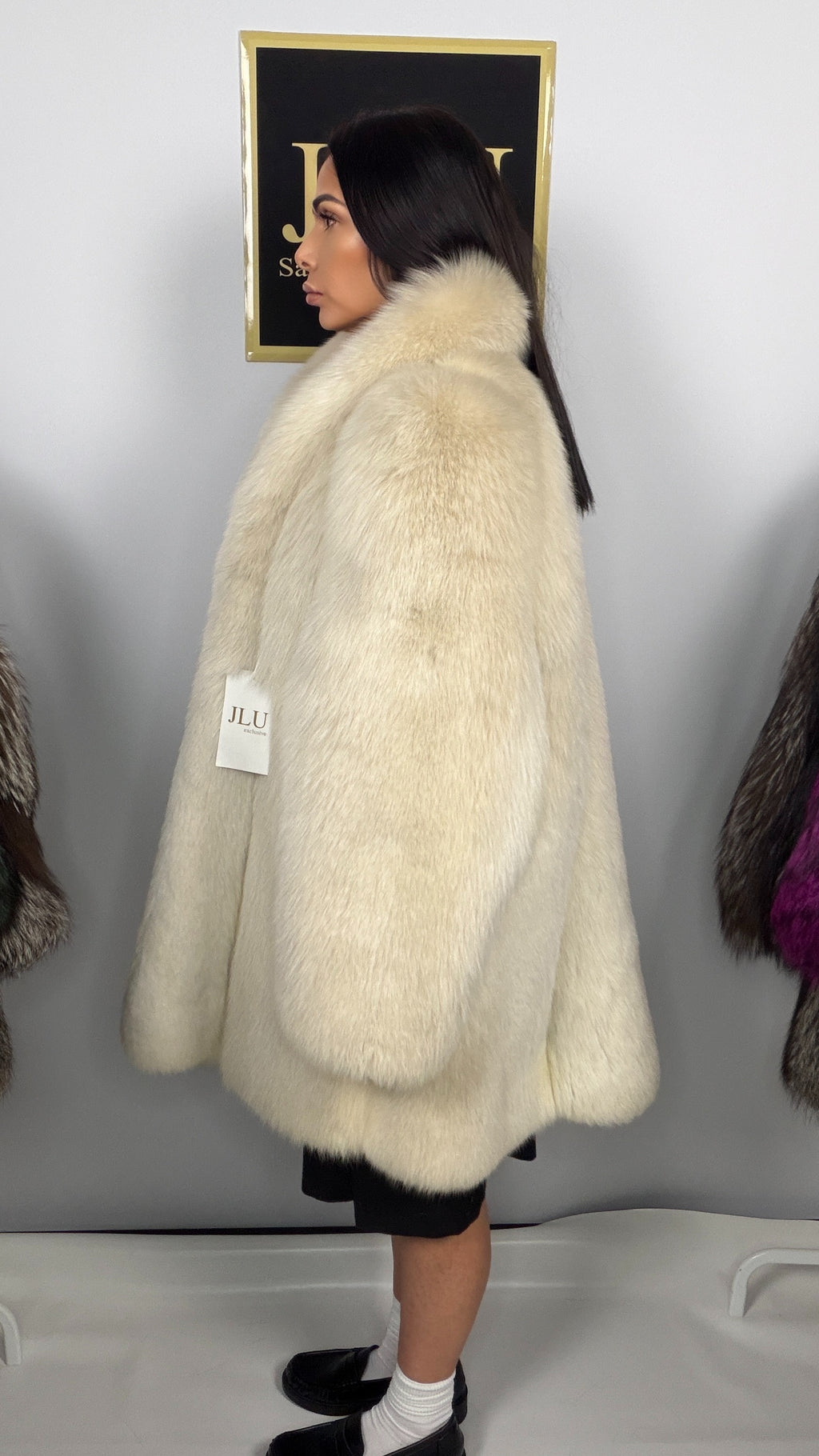 Giacca in Volpe Shadow Bianca con Collo Sciallato – 85 cm – dettaglio 4
