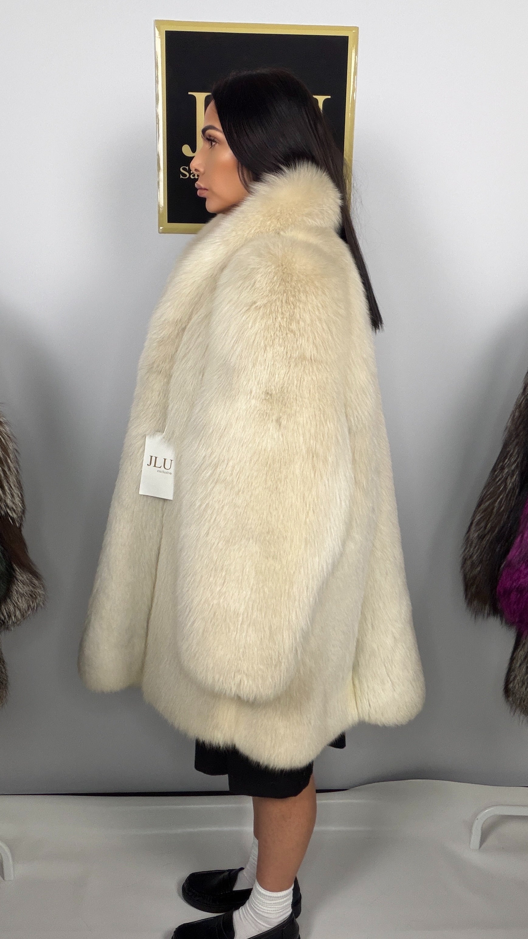 Giacca in Volpe Shadow Bianca con Collo Sciallato – 85 cm – dettaglio 4