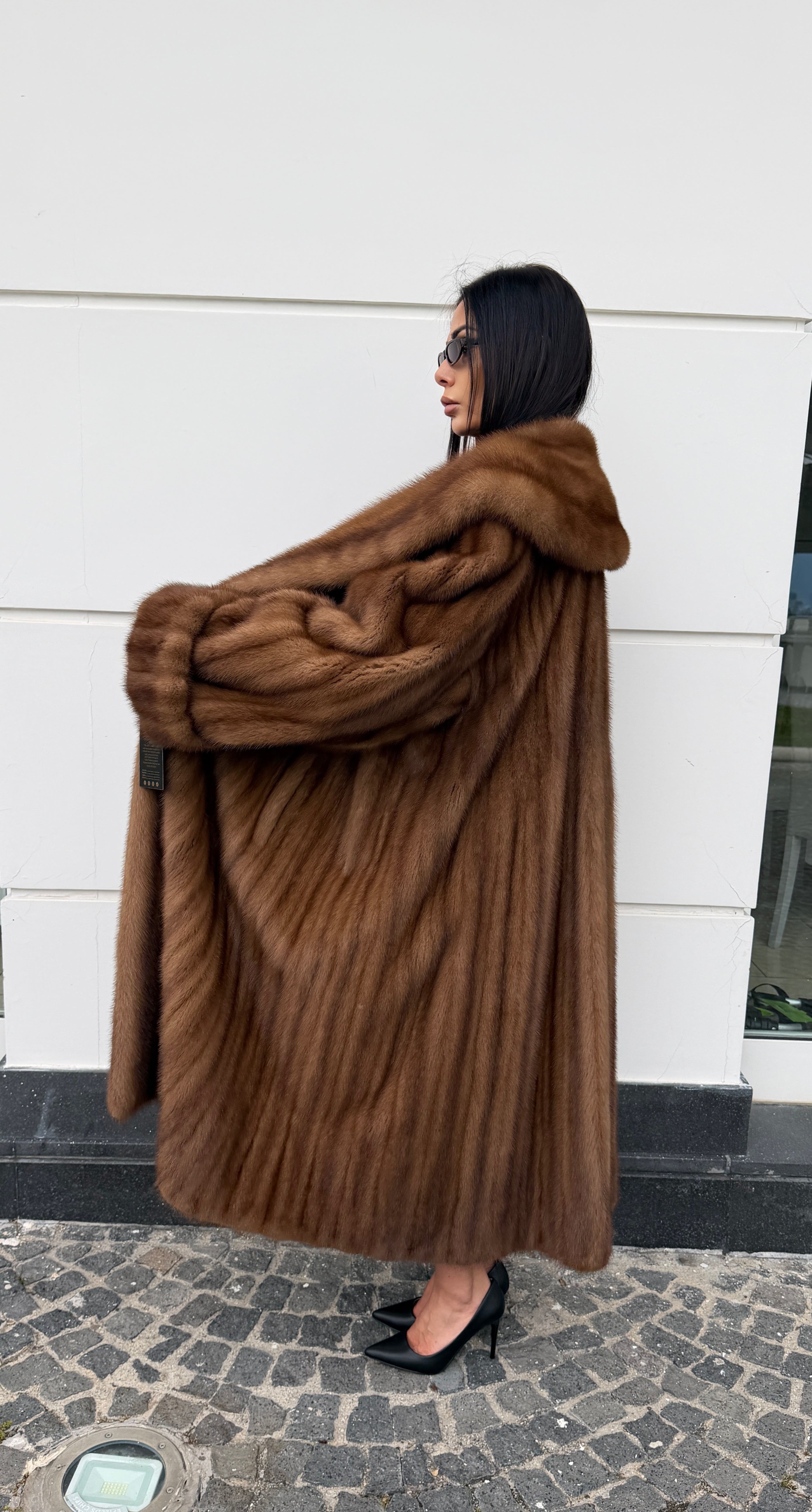 Cappotto in Visone Demibuff con Collo Sciallato – 130 cm – dettaglio 4