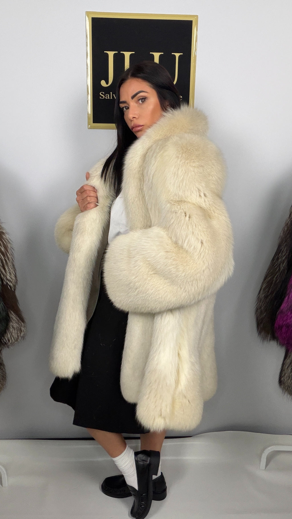 Giacca in Volpe Shadow Bianca con Collo Sciallato – 85 cm – dettaglio 3
