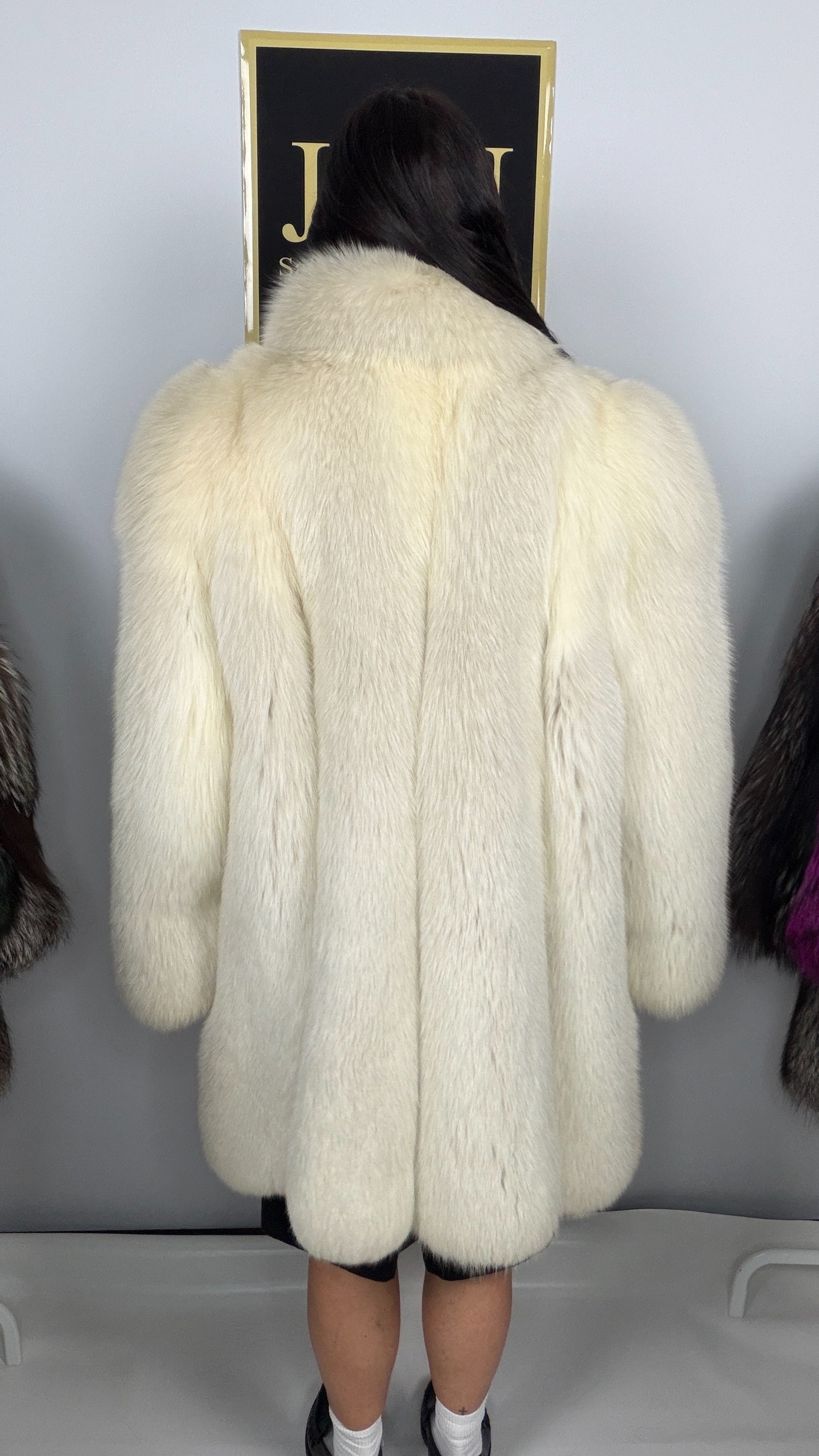 Giacca in Volpe Shadow Bianca con Collo Sciallato – 85 cm – dettaglio 5