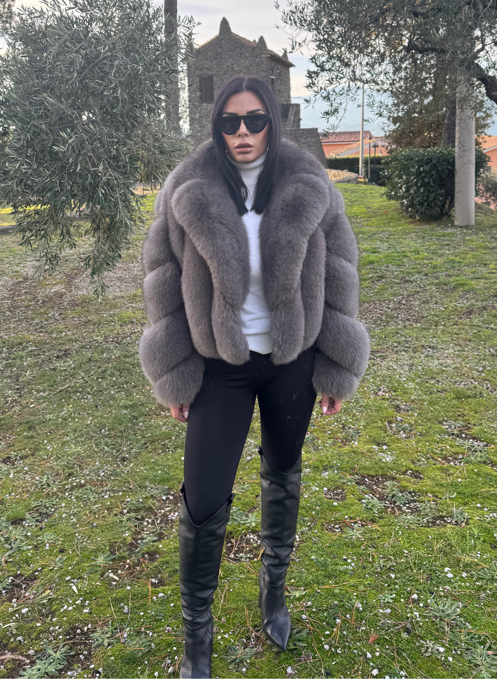 Giacca in Volpe Grigia con Collo Petto e Bavero – pelliccia di lusso artigianale Made in Italy