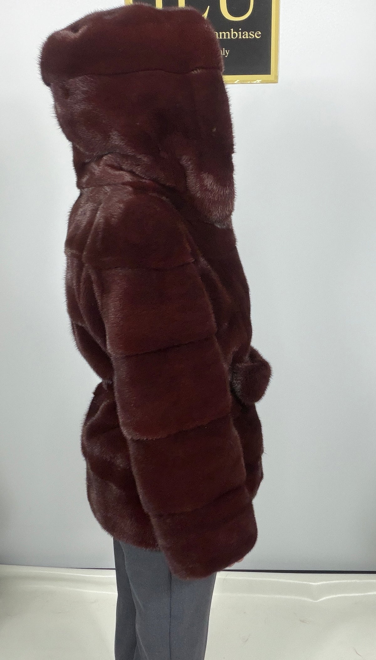 Giacca in Visone bordeaux con cintura