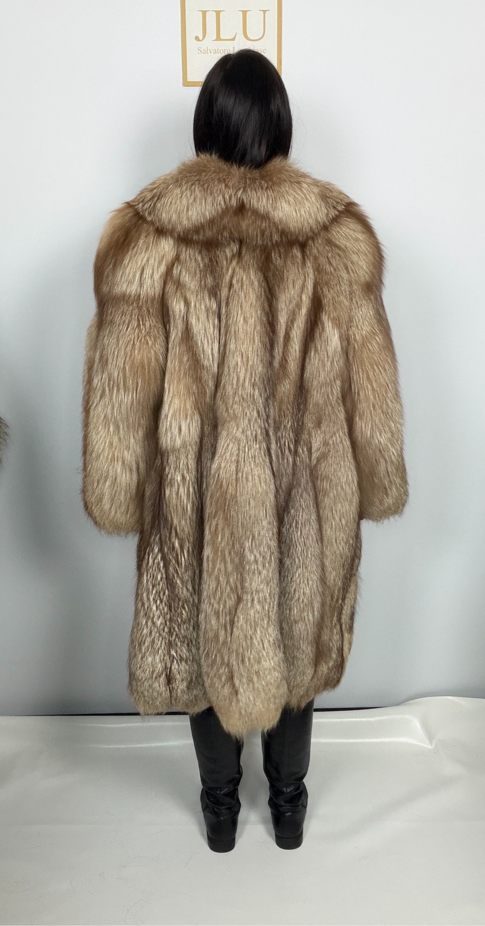 Cappotto in Volpe Argentata Decolorata con Balze – Kristal – dettaglio 4