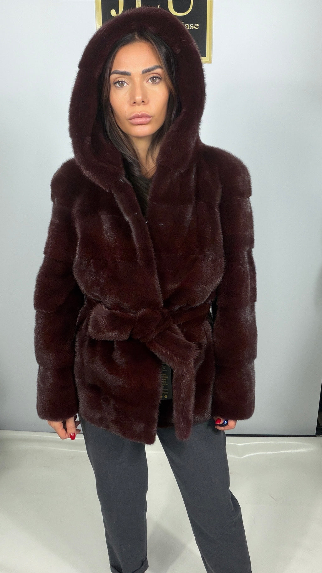 Giacca in Visone bordeaux con cintura