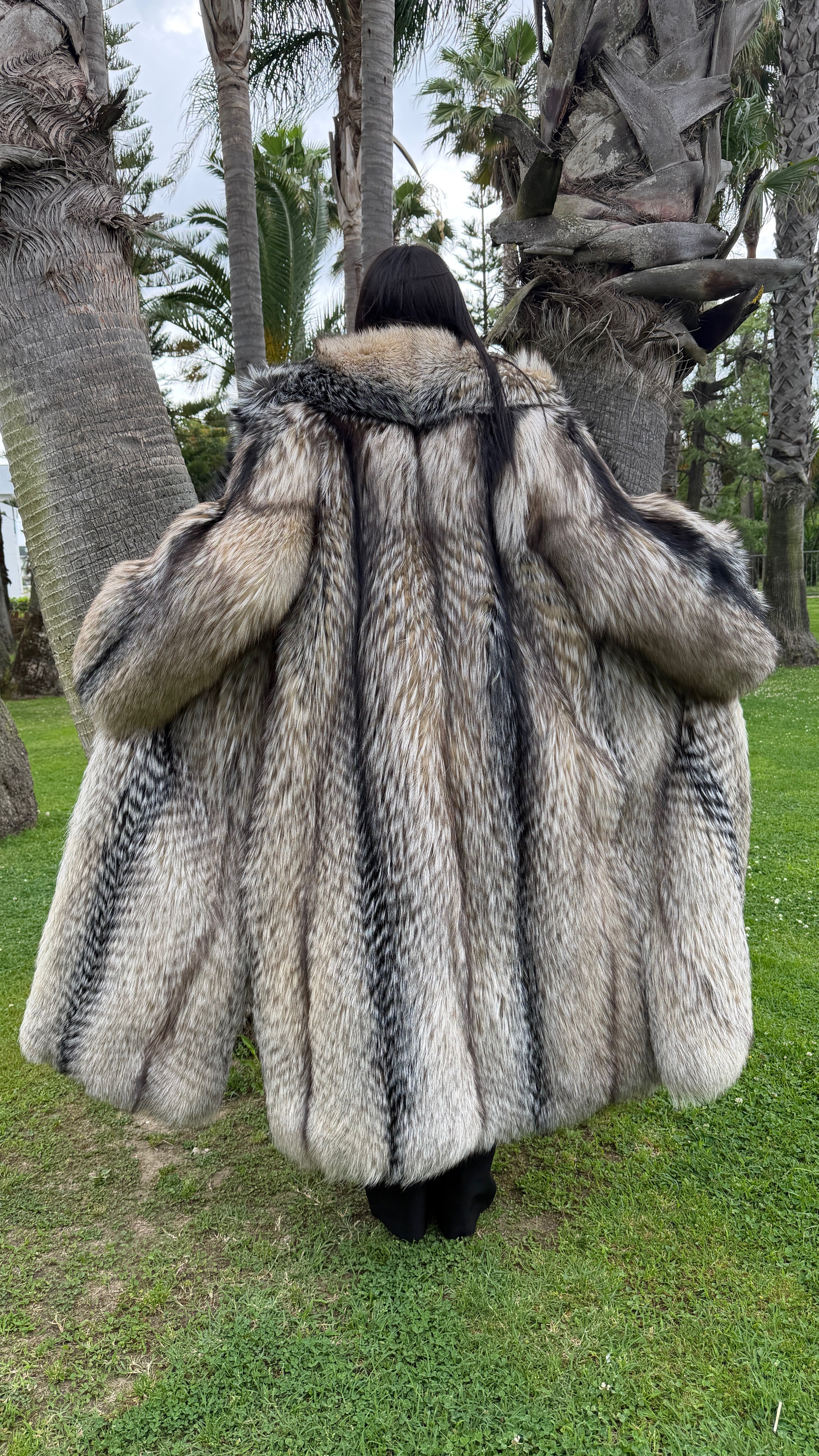Cappotto in volpe argentato decolorato